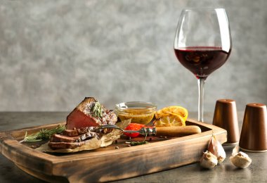 Lezzetli biftek dilimlenmiş