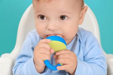 Nibbler'ı ile şirin bebek  