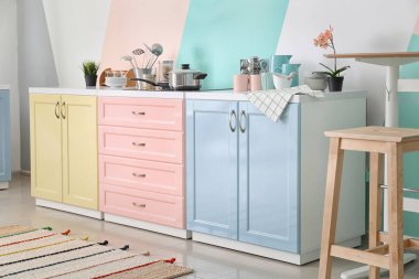 Modern mutfağın içi.