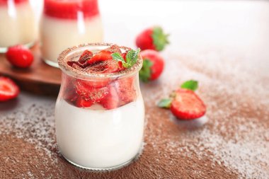 Lezzetli çilekli tatlı