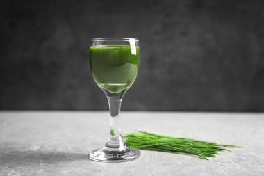 sağlıklı buğday çimen suyu