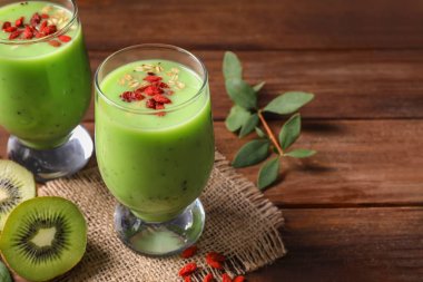 Goji meyveleri ile güler yüzlü