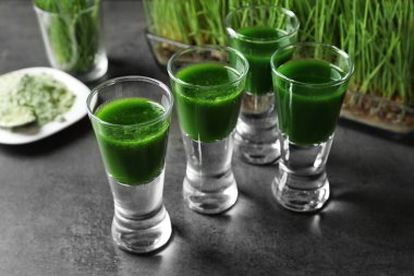 sağlıklı buğday çimen suyu