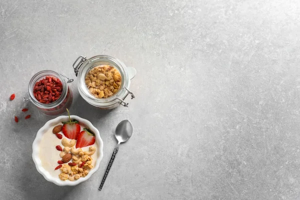Sarapan lezat dengan goji berries — Stok Foto
