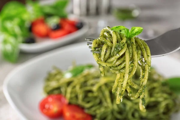 Pasta with basil pesto sauce — Stock Photo, Image