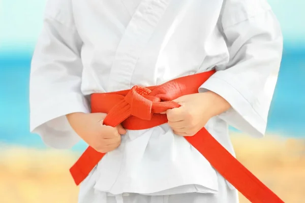 Μικρό παιδί σε karategi — Φωτογραφία Αρχείου