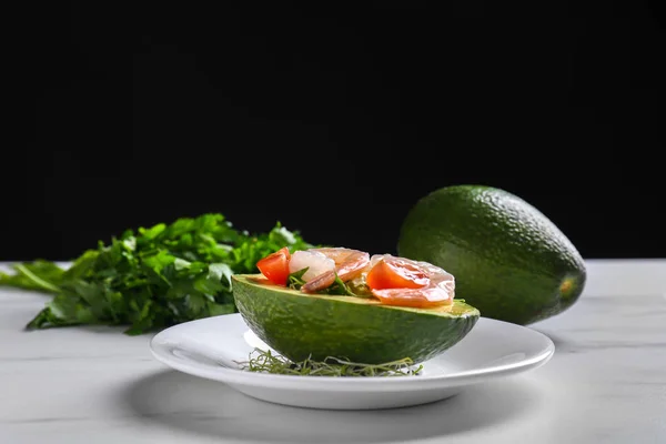 Ensalada de camarones fresca y sabrosa —  Fotos de Stock