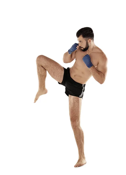 Manliga kickboxare på bakgrund — Stockfoto