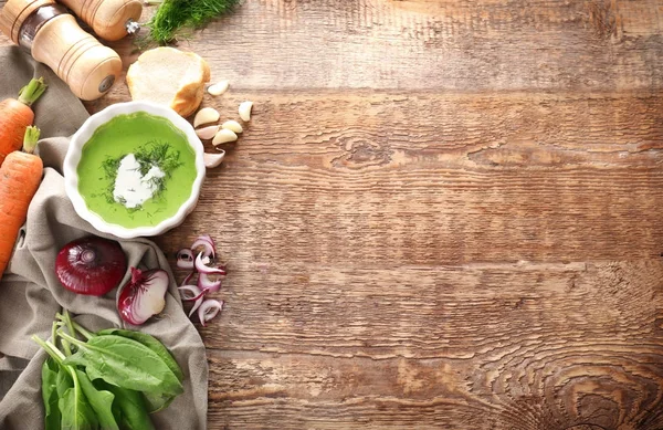 Heerlijke spinazie soep — Stockfoto