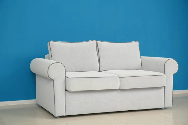 Bequemes modernes Sofa — Stockfoto