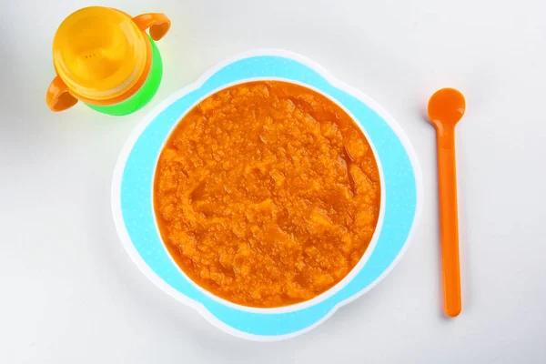 Talerz zupy marchew kremowy dziecko — Zdjęcie stockowe