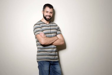 Açık renkli yakışıklı adam