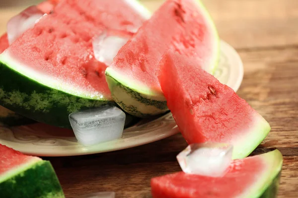 Leckere geschnittene Wassermelone — Stockfoto