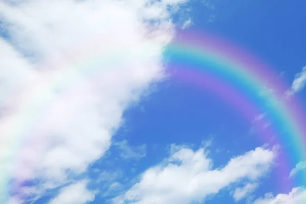 Mraky a rainbow obloze — Stock fotografie