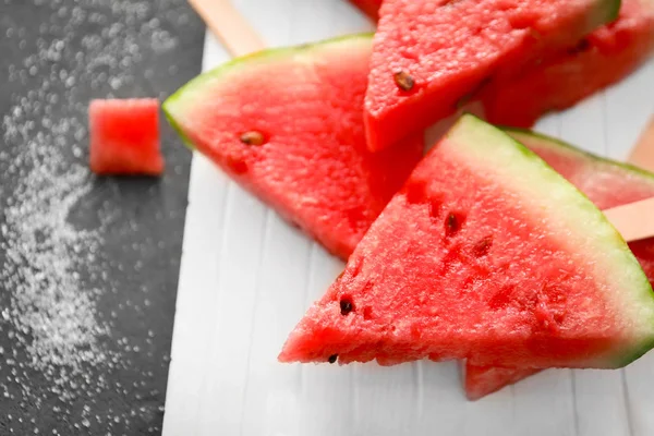 Fatias de melancia saborosa — Fotografia de Stock