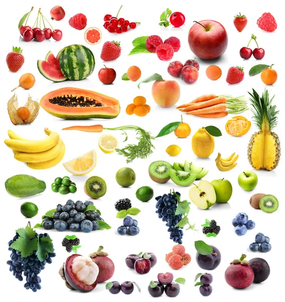 Collage van verschillende vruchten en bessen op witte achtergrond — Stockfoto