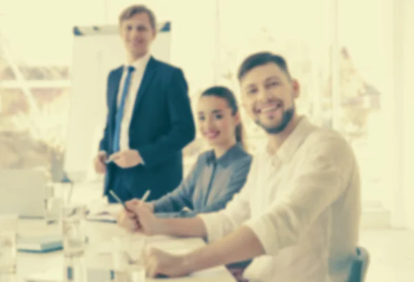 Menschen im Klassenzimmer der Wirtschaftsschule — Stockfoto