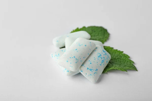 Mint chewing gum — Stock Photo, Image