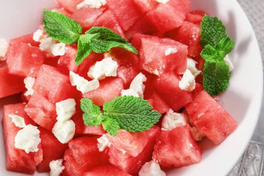 karpuz taze salata ile kase 