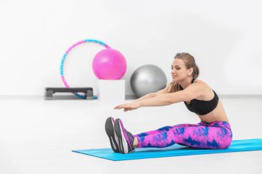 Spor salonunda kadın eğitimi