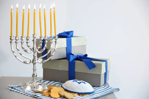 Mooie compositie voor Hanukkah op tafel thuis — Stockfoto