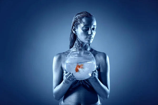Balık olarak inanılmaz bodyart olan kadın — Stok fotoğraf