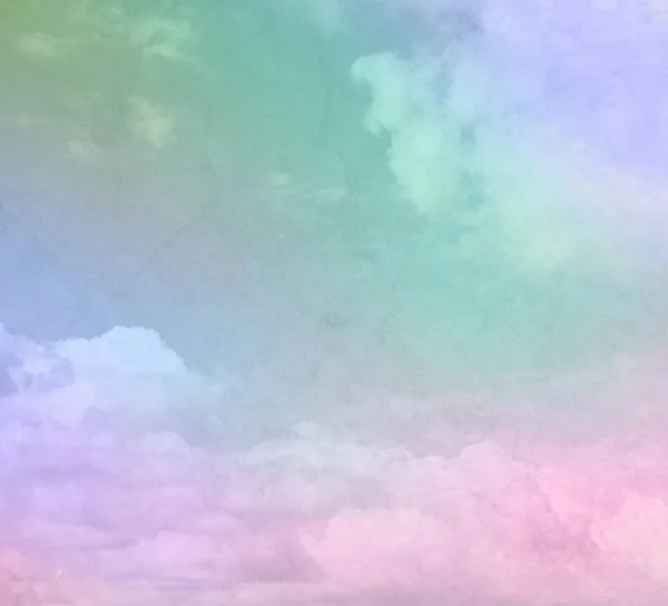 Kleurrijke afgezwakt hemel met wolken — Stockfoto