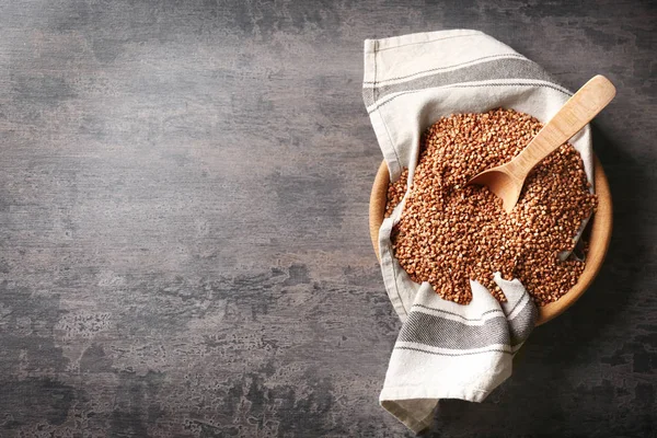 Ham buğday ile kase 