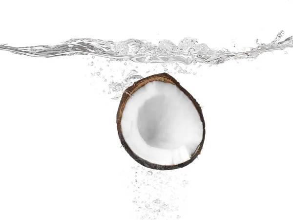 Metà del cocco sott'acqua — Foto Stock