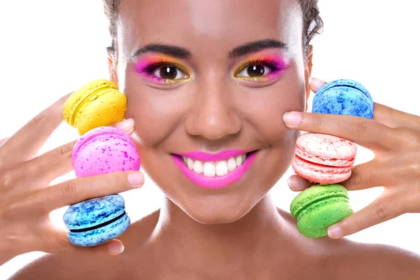 Young woman with colourful macaroons — Stock Photo, Image