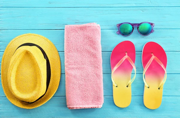 Handduk och sommar tillbehör — Stockfoto