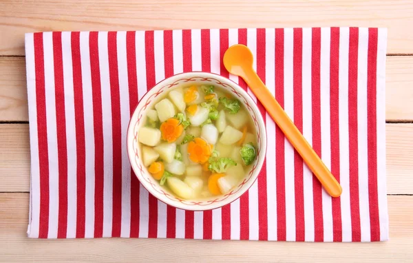 Tigela com deliciosa sopa de bebê — Fotografia de Stock