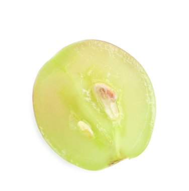 Beyaz arka plan üzerinde taze olgun üzüm