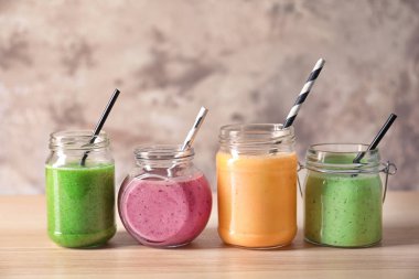 Cam Kavanoz smoothies ile 