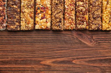 Çikolata ile sağlıklı tahıl barlar 