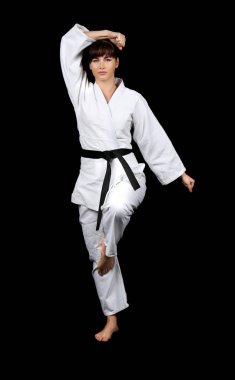 Genç kadın karate pratik 