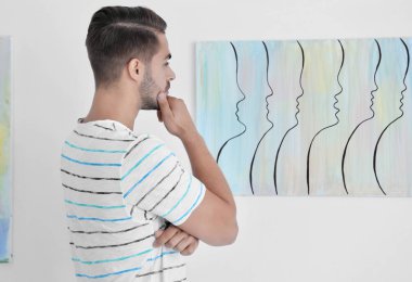 Genç adam Sanat Galerisi