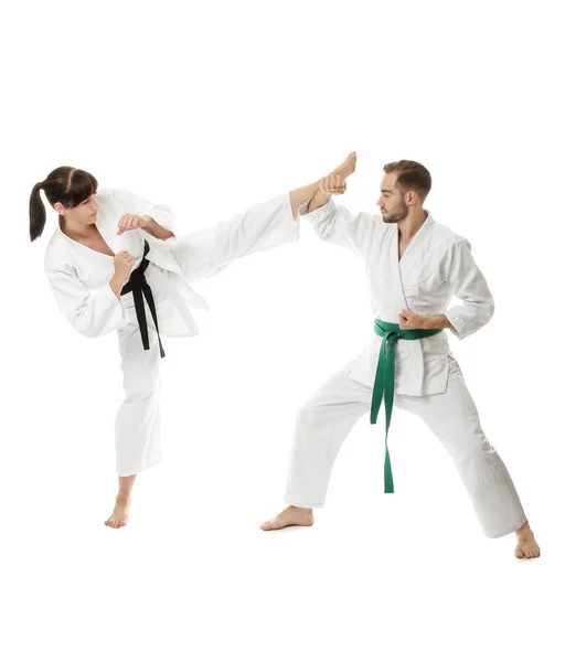 Pria dan wanita berlatih karate — Stok Foto