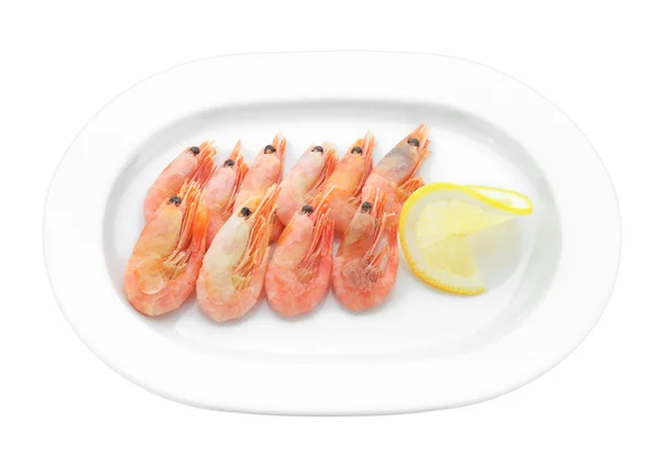 Assiette avec de délicieuses crevettes — Photo