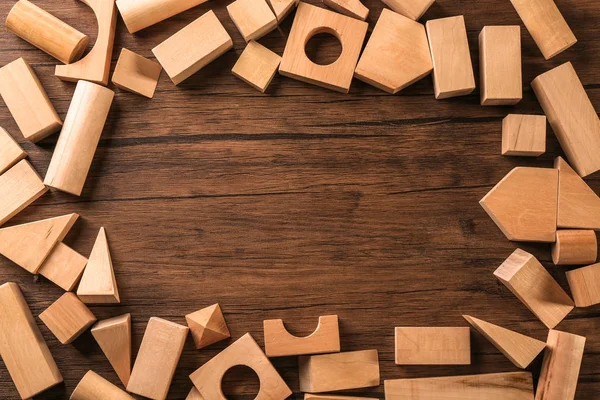 Tahta bloklar için masada anaokulu