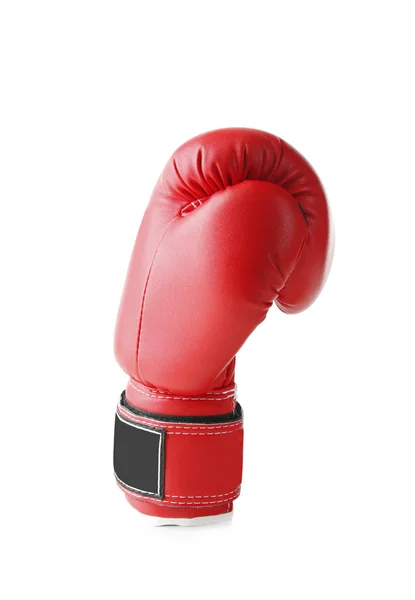 Красная боксерская перчатка, изолированная на белом — стоковое фото