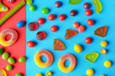 Lezzetli çok renkli şekerler 