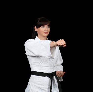 Genç kadın karate pratik 