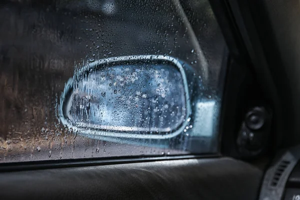 Wet car window, closeup — Stock Photo, Image