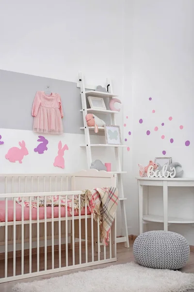 Baby bedroom with paper animals on wall — Stock Photo, Image