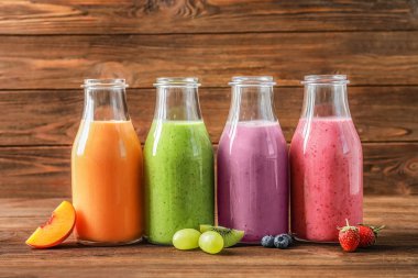 Şişe ile lezzetli smoothie 