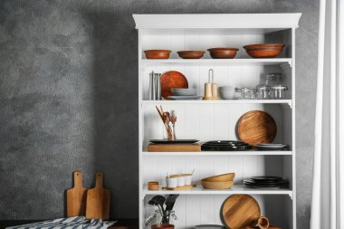 dishware ayaklıklı depolama