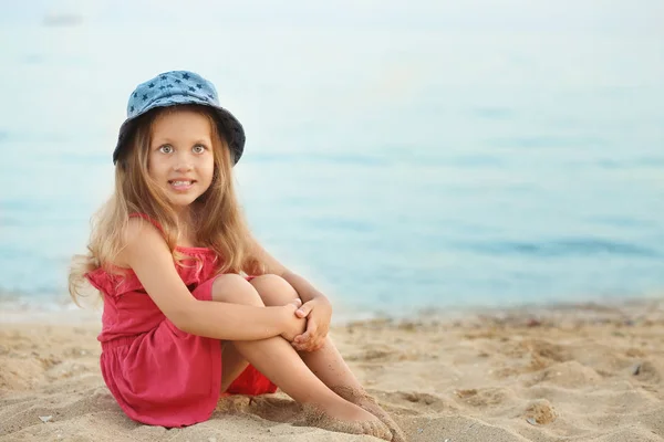 Nettes Kleines Mädchen Strand — Stockfoto