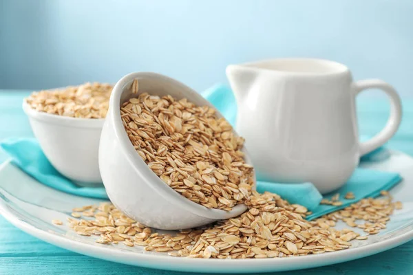 Mangkuk dengan serpih oatmeal — Stok Foto