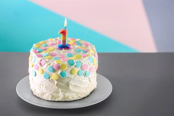 Gâteau avec bougie pour anniversaire — Photo